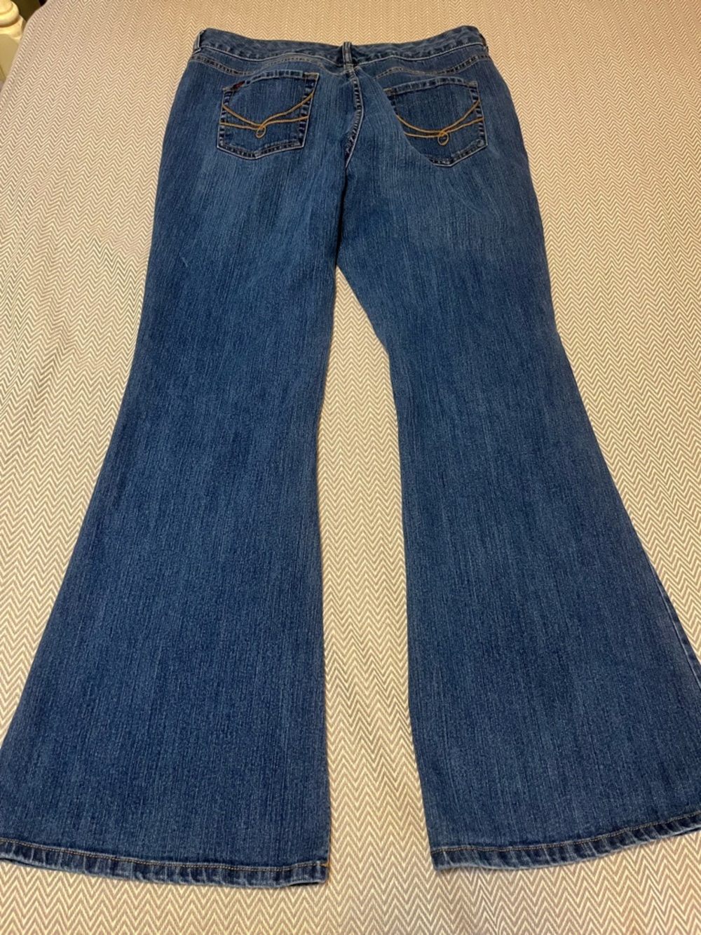 Sofia dark vintage wash flare jeans. 5 pocket design. Like new. Size 18. - Picture 4 of 7